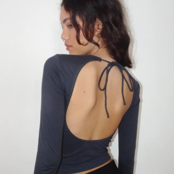 Motel - Patterned Backless Cropped Longsleeve - Picture 3 of 3